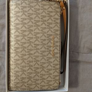 Michael Kors Acorn Gold Wristlet Wallet